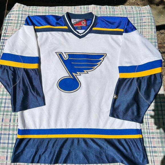 Pro Player St Louis Blues NHL Jersey
Size L - Picture 1 of 6